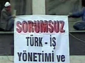 Tekel işçileri bu kez İzmir'de Türk-İş'i işgal etti