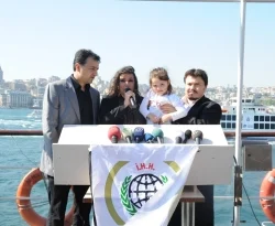 Ünlü sanatçı Nathalie Gazze için söyledi