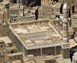 Yemen'de 100 mushaf yakıldı