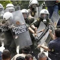 Yunanistan'da isyan: 3 ölü