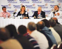 'Asker, vesayetini yüksek yargı üzerinden yürütüyor'
