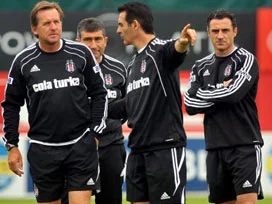 Beşiktaş'ta Bobo takıma katıldı