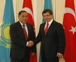 Davutoğlu, Saudabayev ile görüştü