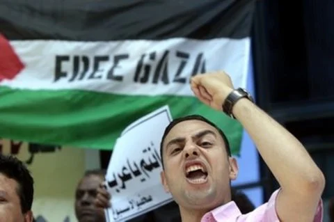 Gazze'de en büyük Türk bayraklı protesto