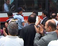 Halkalı zanlılarına adliye girişinde alkışlı destek