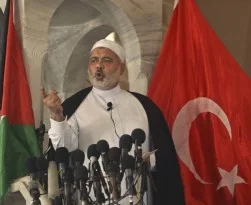 Heniyye Türkiye bayrağıyla hutbe verdi