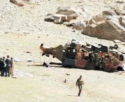 NATO helikopteri düşürüldü: 4 ölü