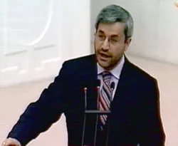 "Türkiye'de eksen kayması yaşanmıyor"