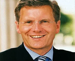 Vali Wulff cumhurbaşkanlığına aday