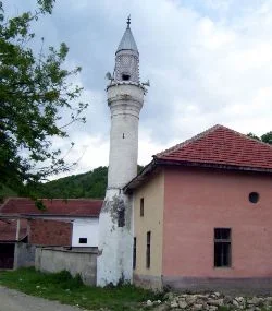 1200 senelik Osmanlı camii yıkıldı...