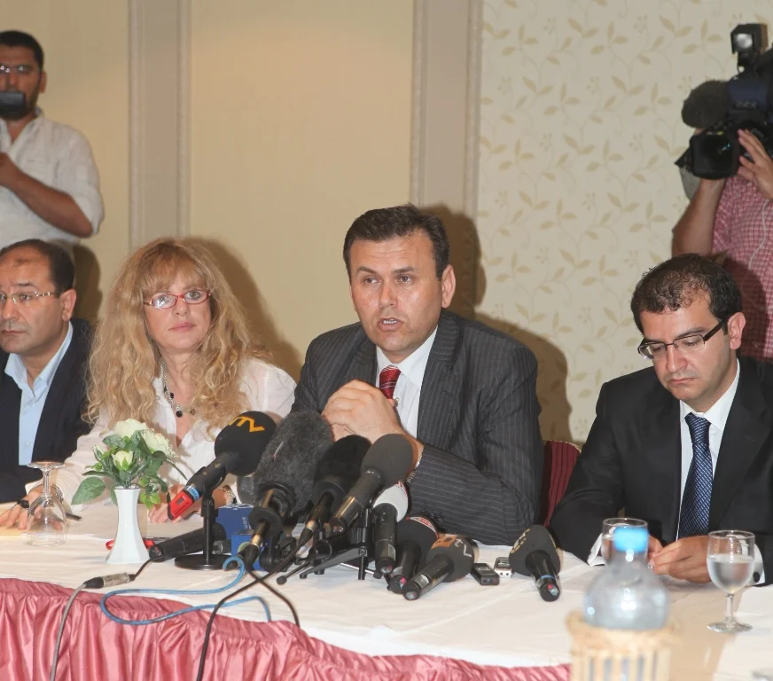 60 avukat İsrail'in peşinde