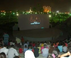 Adana'da Yazlık sinema gösterimleri başladı