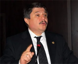 AK Parti'nin referandum kitapçıkları
