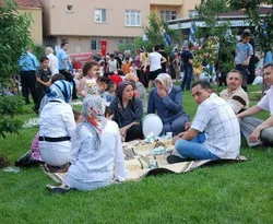 Bağcılar'da nostalji bahçelerinde piknik keyfi