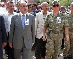 Bakan Atalay yanındaki Balyozcuyu açıkladı