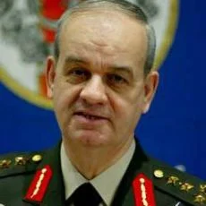'Başbuğ bize bunları da anlatsın'