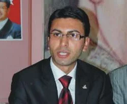 Bir parti daha rengini belli etti.