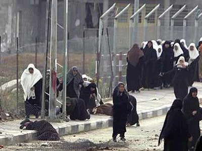 Biz İnsan Değil miyiz: İşgal Altındaki Kadınlar