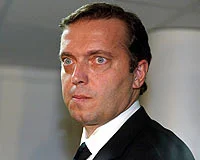 Cem Uzan'a vergi kaçakçılığından 2 yıl 6 ay hapis