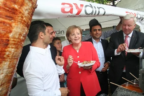 Dönerler, Almanya Başbakanı Merkel'den