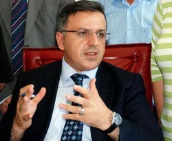 DSP'de ilk referandum çatlağı