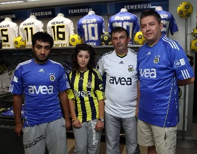 Fenerbahçe'nin yeni formaları kapışılıyor