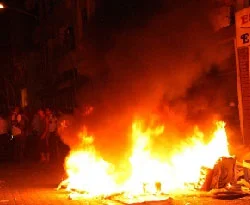 Hatay'da BDP binası tamamen yakıldı