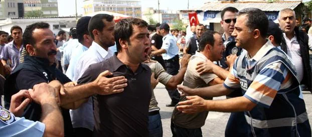 Hatay'daki kavgaya çevik kuvvet müdahale etti