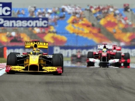 İngiltere Grand Prix'si Webber kazandı