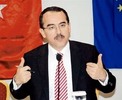 Kenan Evren'in yargılanması zorlama olur
