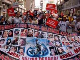 Madımak katliamındaki 'canlar' anıldı