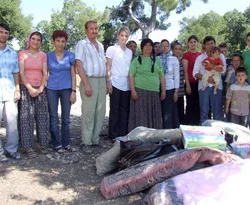 MHP'li hanımlar şehit ailesine yardım etti