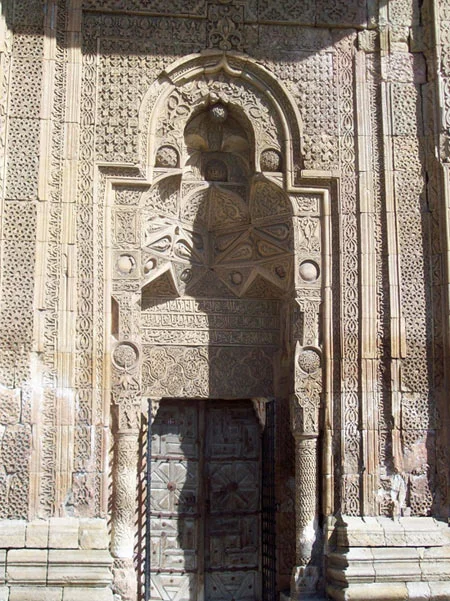 Namaz kılan gölge adam