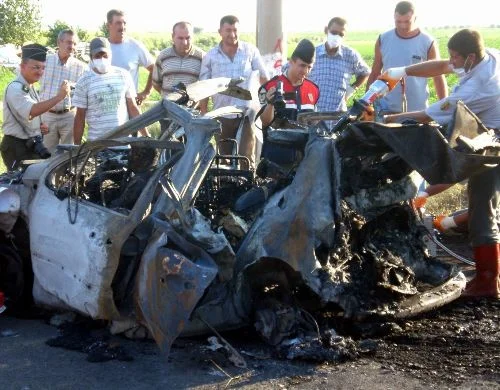 Otomobilin LPG tankı patladı: 3 kişi yanarak can verdi