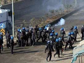 Polis provokatörleri silahla boyayacak