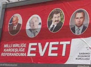 Referandum afişleri kafa karıştırdı
