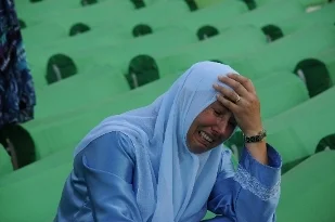 Srebrenitsa'da hüzün ve gözyaşı hakim...