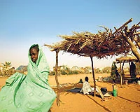 Sudanlı yetimleri Türk işadamı giydirecek