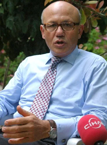 Talat: Referandumla antidemokratik uygulamaların izleri silinecek