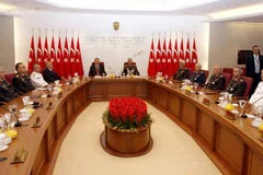 Yaş öncesi derin çatlak