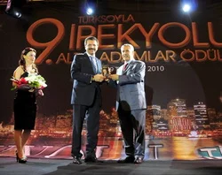 'Yavuz Bülent Bakiler Üstadımızdır'