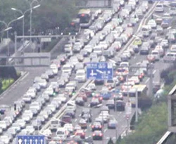 10 gündür 100 km'lik trafikteler