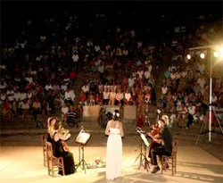 1700 yıl sonra çıplak sesle konser