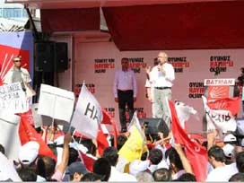 2 şehirde 300 kişiye konuşan lider !