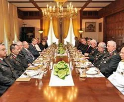 4. YAŞ Zirvesinde Başbakan yok