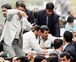 Ahmedinejad 'saldırı'yla ilgili konuştu
