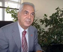 AK Parti'den Eşref Erdem'e teklif