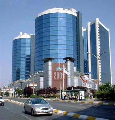 Akmerkez'in yıkımına başlandı