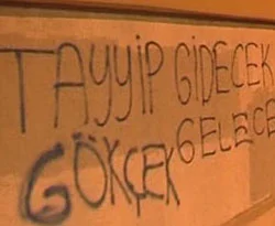 Bakın duvarlara neler yazdılar?..