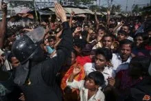 Bangladeş'te dişe diş mücadele